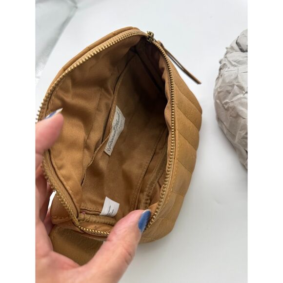 Universal Thread - Picture 4 of 5